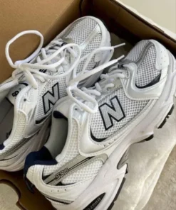 sneakers restpartijen pallets nederland