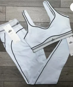 Alo clothing pallets