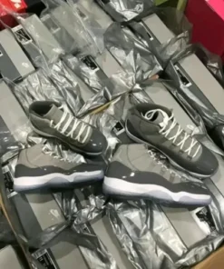 sneakers overstock pallets nederland